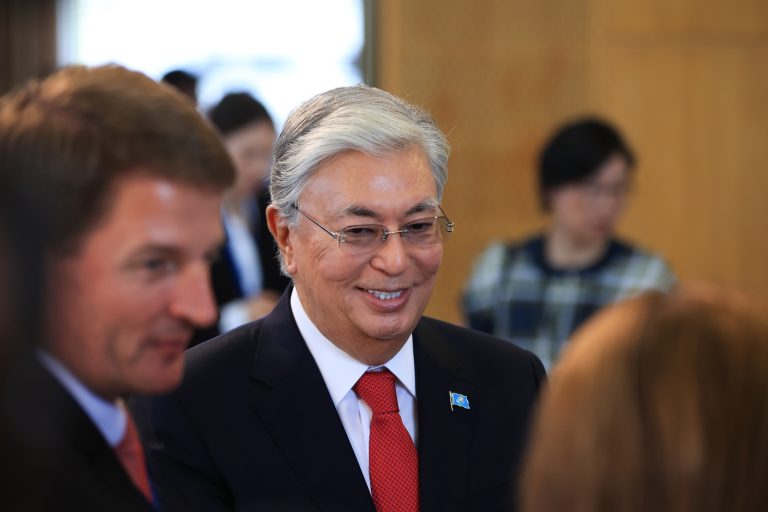 Ο Πρόεδρος του Καζακστάν διορίζει τον αρχηγό του επιτελείου ως πρωθυπουργό