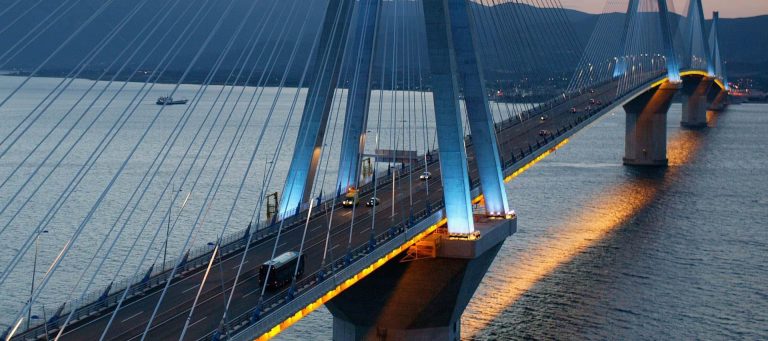Με αφορμή την κατάρρευση της γέφυρας στη Βαλτιμόρη… Η γέφυρα Ρίου-Αντιρρίου αντέχει πρόσκρουση πλοίου;