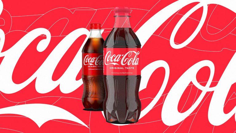Γιατί αλλάζουν σχήμα τα μπουκάλια της Coca Cola μετά από δεκαετίες;