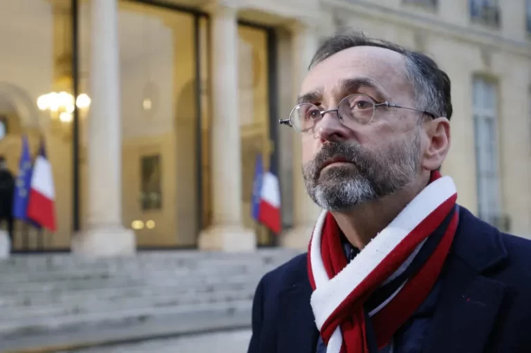 Γαλλία: Δήμαρχος θεσπίζει μέτρο απαγόρευσης κυκλοφορίας για παιδιά κάτω των 13 ετών