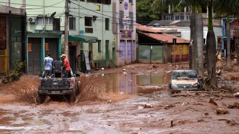 Βραζιλία: Νεκροί και αγνοούμενοι από τις σφοδρές βροχοπτώσεις στα νότια