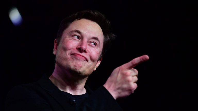 Elon Musk: Πάει για πρώτος τρισεκατομμυριούχος στον κόσμο μέχρι το 2027