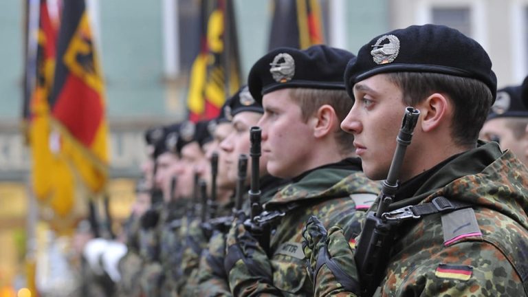 Γερμανία: Ενδεχόμενο επαναφοράς υποχρεωτικής στρατιωτικής θητείας λόγω Ρωσικής απειλής