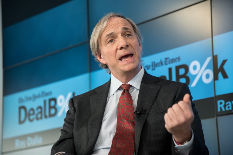 Ρέι Ντάλιο – Bridgewater Associates: «Οι ΗΠΑ στο χείλος του γκρεμού λόγω χρέους»