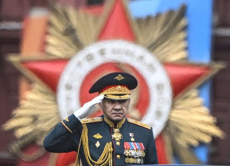 Τι σηματοδοτεί η αλλαγή φρουράς στο υπουργείο Άμυνας του Πούτιν