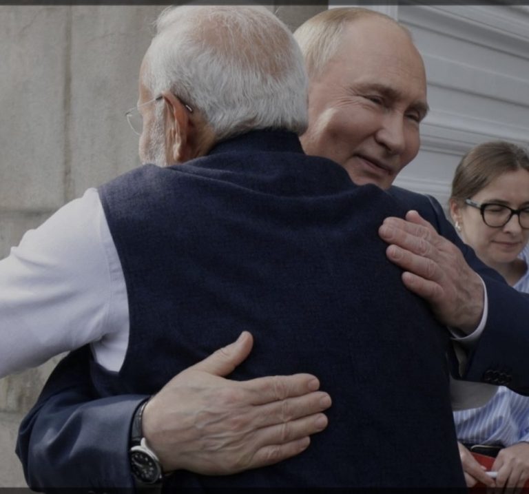 Ο πρωθυπουργός της Ινδίας ταξίδεψε στη Μόσχα για πρώτη φορά μετά την έναρξη του πολέμου στην Ουκραν