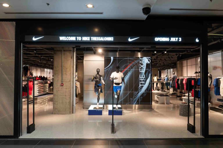 Το ανακαινισμένο κατάστημα Nike Θεσσαλονίκης άνοιξε ξανά τις πόρτες του
