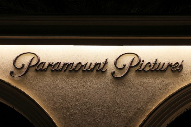 Θα σώσει ο Bronfman την Paramount;