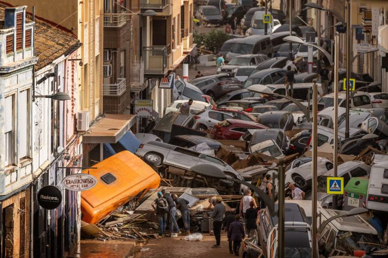 Ισπανία: Στους 95 οι νεκροί – Συνεχίζεται η αγωνία για τους αναρίθμητους αγνοουμένους